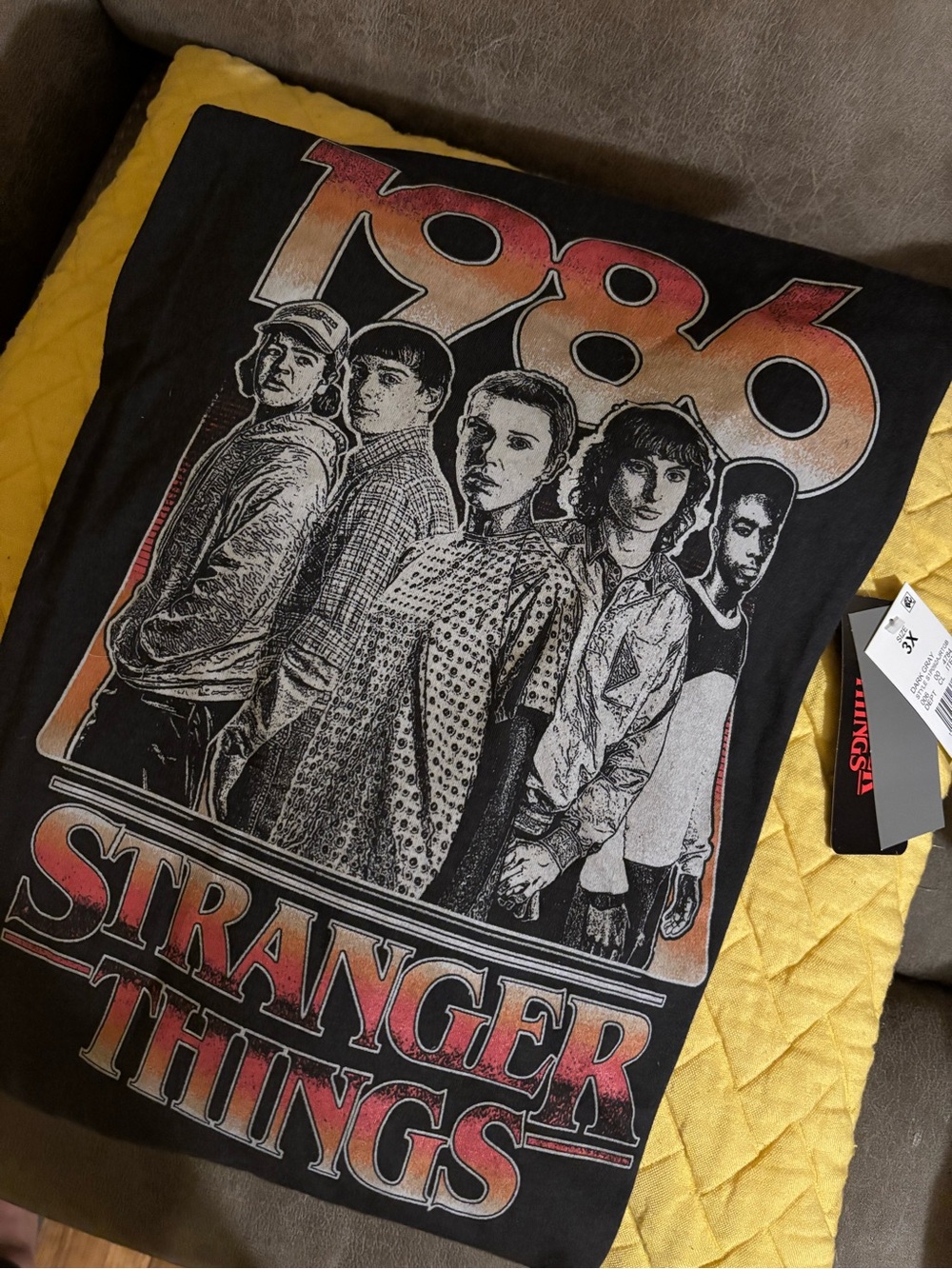 Stranger Things 1986 Graphic Kids Tee - Black